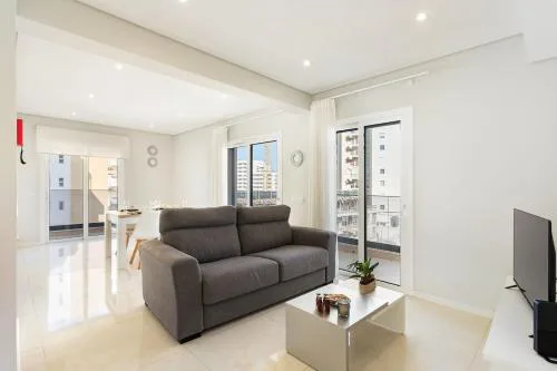 Bright 2BR in Praia da Rocha - 5 minutes to Beach