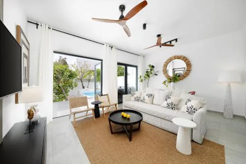 CitrusTree 3BR Pool Villa near Beaches