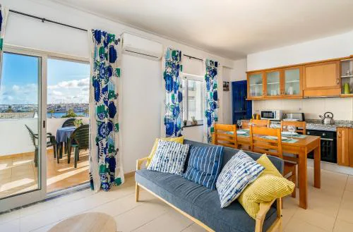 D CARLOS - Apartamento para 6 com AC e vista fabulosa sobre o rio Arade