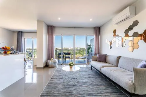 Emerson Plaza stunning 2 bedroom apartment with sea view