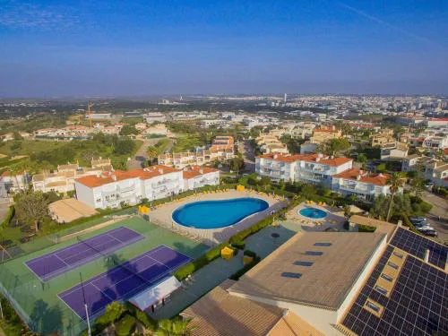 Ground floor 2 Bed Apt with private Garden on Oasis Parque AT38