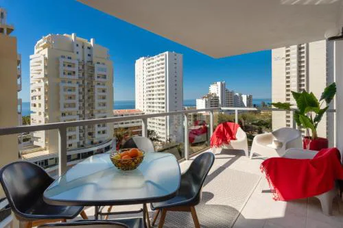 McRamé Design Apt Sea View, Beachfront, Swimming Pool, 2BDR, 2BAR, 6 pax, Praia da Rocha