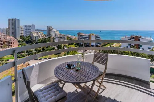 Modern Apartment with Ocean View & Terrace - Free Access to Pool and Tennis Courts by Lisbeyond