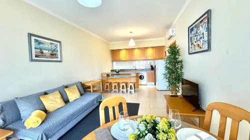 Praia da Rocha, 502, Charming Apartment, Air conditioning, Swimming Pool,Free WIFI, Faia by IG