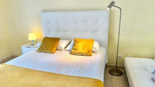 Praia da Rocha, 601 Faia, Lovely Studio, Pool, Air Conditioning and Free WIFI, by IG