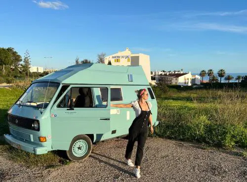 Rent a BlueClassics 's campervan vw T3 azulina in Algarve au Portugal,