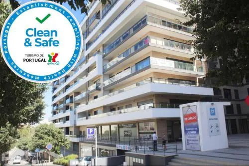 Rocha Prime Center Garage Flat