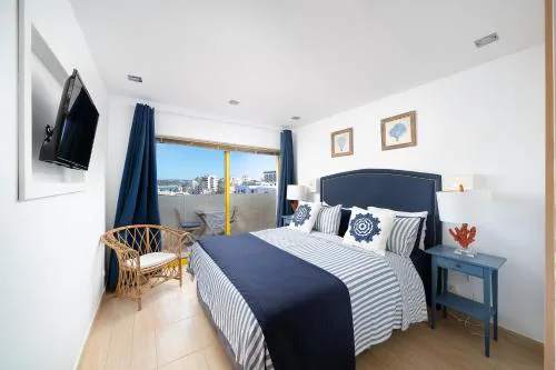 Stylish Apartment with a view and beach