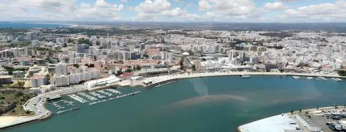Welcoming 55 sqm Apartment in Portimão with Garden View