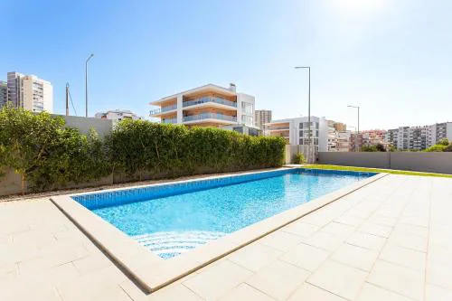 Your Algarve Base -Bright 2BR with Pool & Terrace