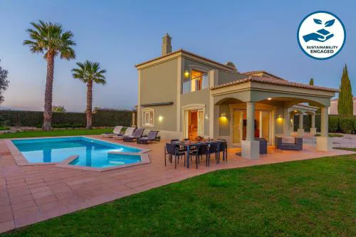 Villa Bliss - Piscina aquecível e jacuzzi embutido em Carvoeiro