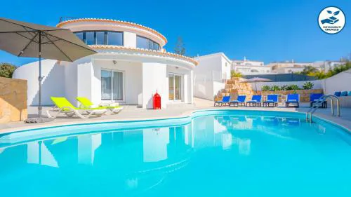 Villa Bloom - Moradia com piscina salgada aquecível no Carvoeiro