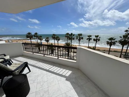 Adrimar - Beachfront Sea View 2BR Apartment in a prime location