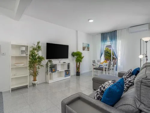 Algarsol 1bdr apartment near the beach