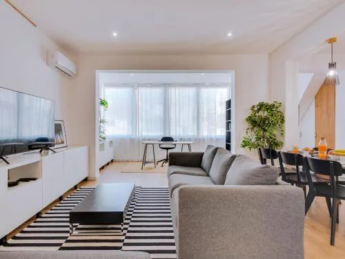 Apartment with Rooftop and work space in Quarteira