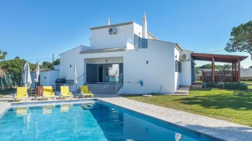 Casa Da Laranjeira- Serene 4Bedroom 4Bath Pool & Garden Villa, 10 mins to Vilamoura Marina