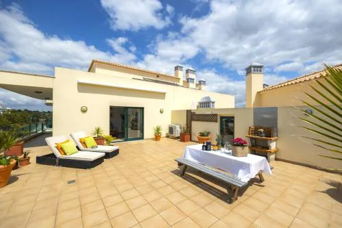 Penthouse Escape with Large Terrace, Pool & Garden
