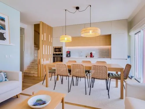 Penthouse T4 com Vista Mar em Quarteira