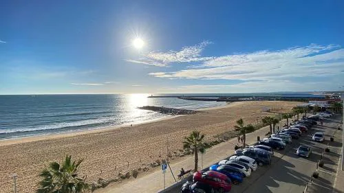 Quarteira Frente Praia II by HomeSlow Rentals