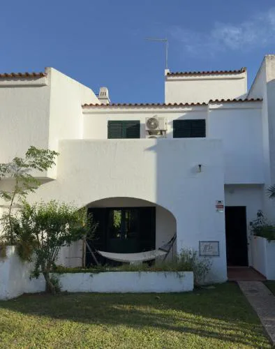 Stylish Vilamoura Retreat - Where time slows down
