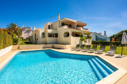 Sunny Vilamoura Golf Villa with Private Pool