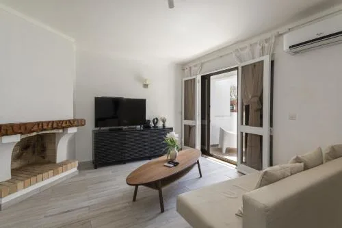Vilamoura House Garden by Hopstays