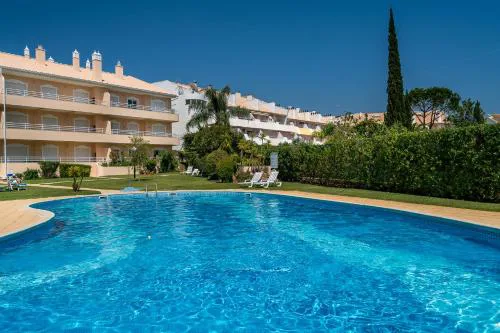 VILAMOURA Two Bedroom Near Praia Falésia