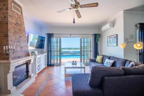 Charmante Villa mit 3 Schlafzimmer und Blick zum Meer