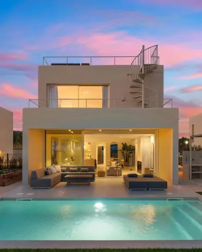 Modern Sea View Villa, Heated Pool,Rooftop Jacuzzi Outdoor Kitchen 12min faro Airport
