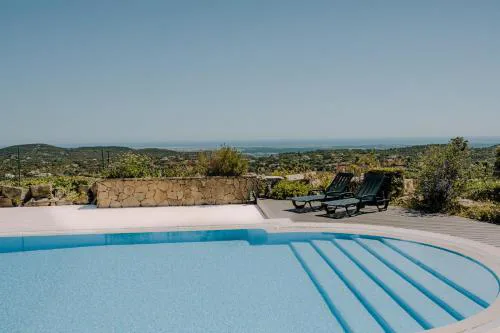 Villa Monte dos Agostos by Boaz Rentals