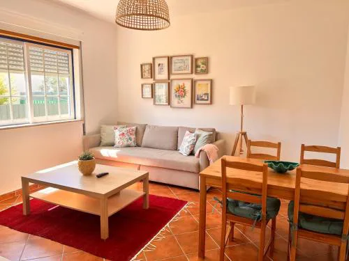 Charming and bright apartment in Santa Luzia