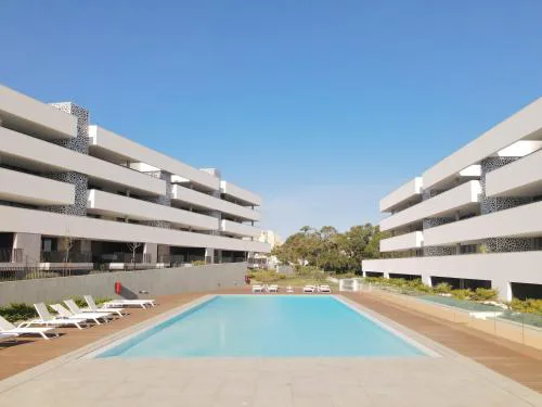 Poolside Garden View Luxury Apartment