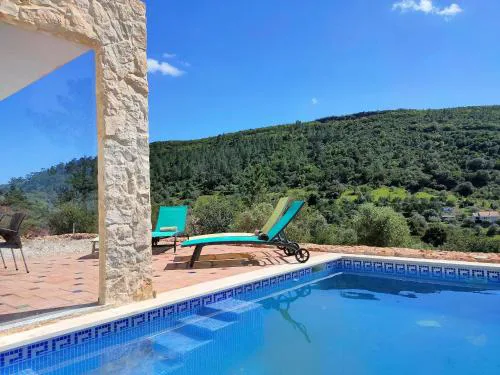 Casa Bananeira Villa 4P en baby with private pool in a natural setting.