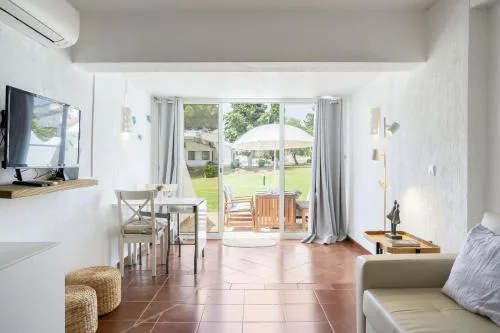 Pedras del Rei 398 Apartment, by Hopstays