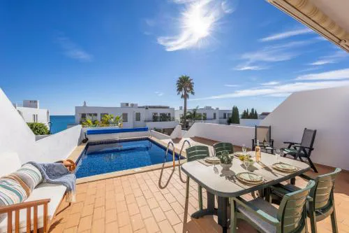 14 Fontainhas - 3 Bedroom Townhouse with Private Pool & Sea Views