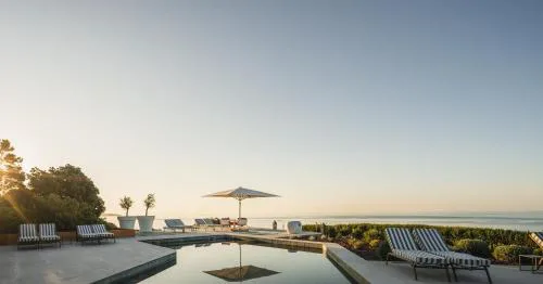 Casa Pôr do Sal - Boutique Suites, Sea Views & Heated Pool