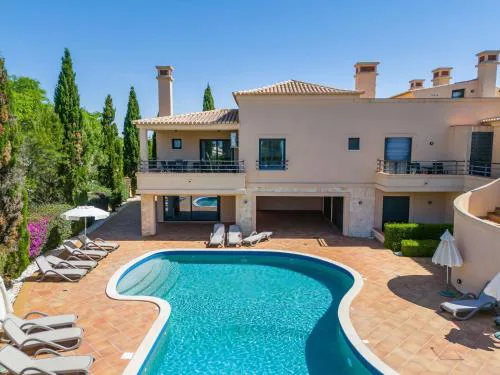 Casa Trilhos do Sol, Your Retreat Near the Sea