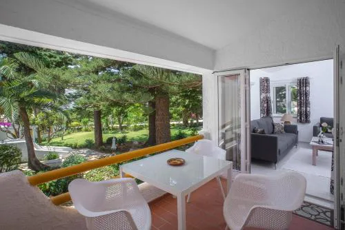 Charming Apartment with Garden Views in Luz