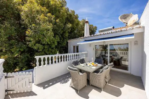 CoolHouses Algarve Luz,3 bed townhouse, lovely sea view, walking distance to beach, Casa 24 LBC