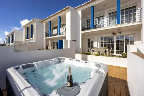 CoolHouses Luz, Lovely 3 Bed Townhouse & sea views, Casa Baía da Vida