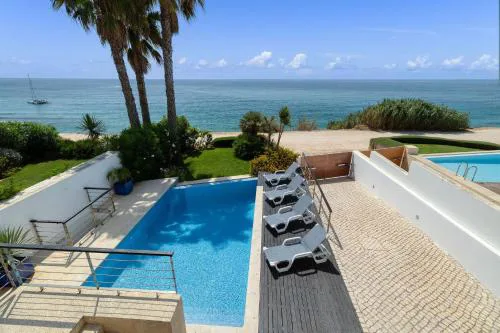 Som do Mar Luxury Ocean Front Villa, Prime Location!