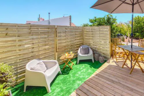Casa Amarela-Tiny House with fantastic view-pool and close to the beaches