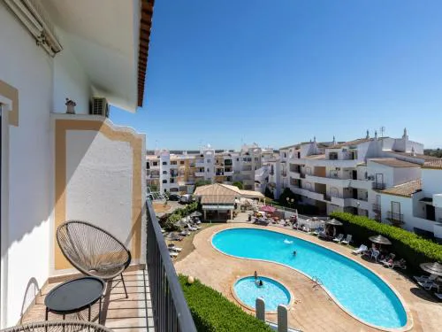 Akisol Tavira Juno