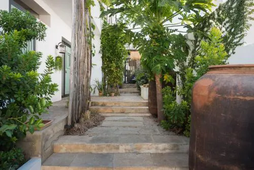 Altanure Almatere - Food Forest Boutique Stay