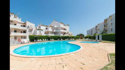 Apt Grace 2 Bedroom Apartment with Pool and Balcony, 2,5km from Tavira Center