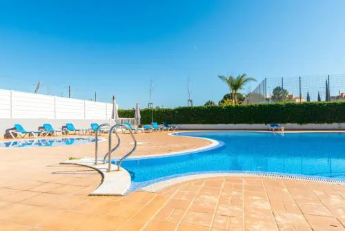 Beachside Bliss 5 mins Beach & Waterfront - Pool - Wi-Fi - Smart TV