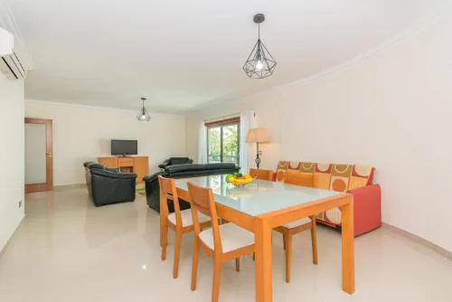 Casa Mergoux - Quiet - Spacious - AC - Wi-Fi - Smart TV