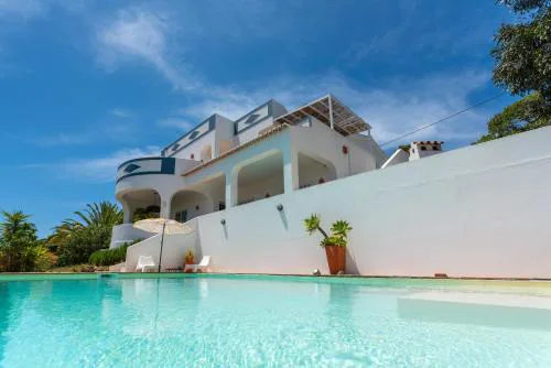 Elegant villa, beautiful ocean view, natural paradise!