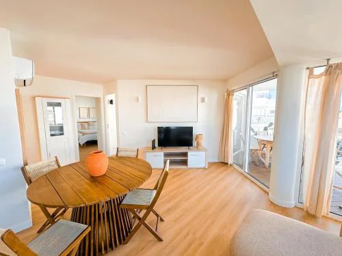 Golden Club Cabanas- Resort house with view, pools and private beach