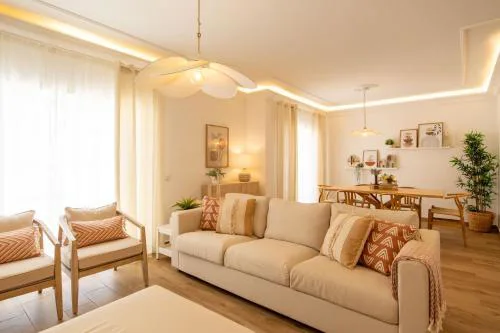 Luxuosa Villa com Piscina, Garagem e Vista Mar